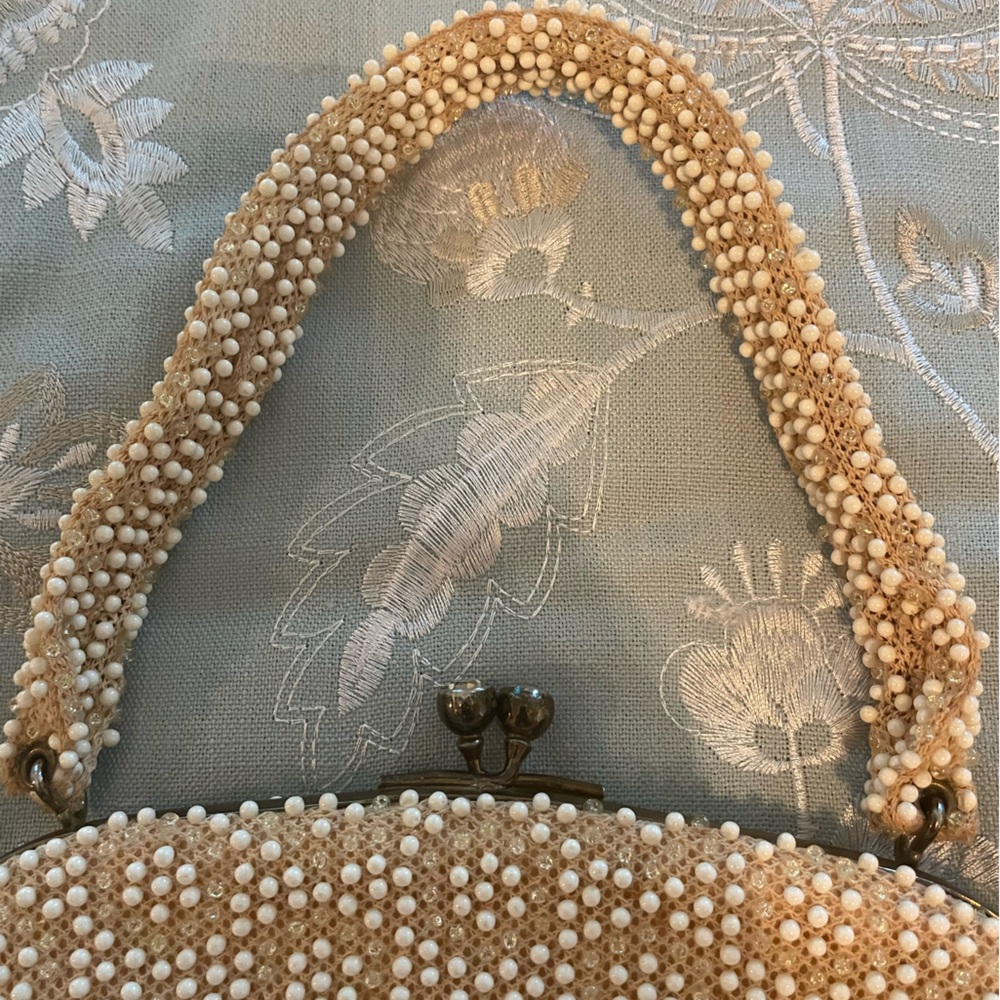 Cream Beaded Bag by Corde’ Bead, Basket-Weave Pattern - Picture 7 of 13